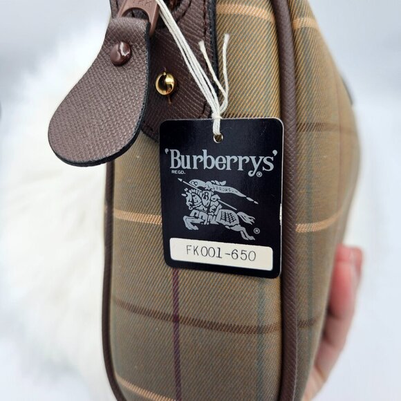 Burberrys Nova Check Brown Canvas & Leather Clutch Bag - Picture 2 of 16